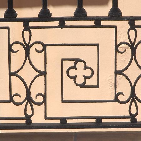 Hostal Parellades Sitges Eksteriør billede