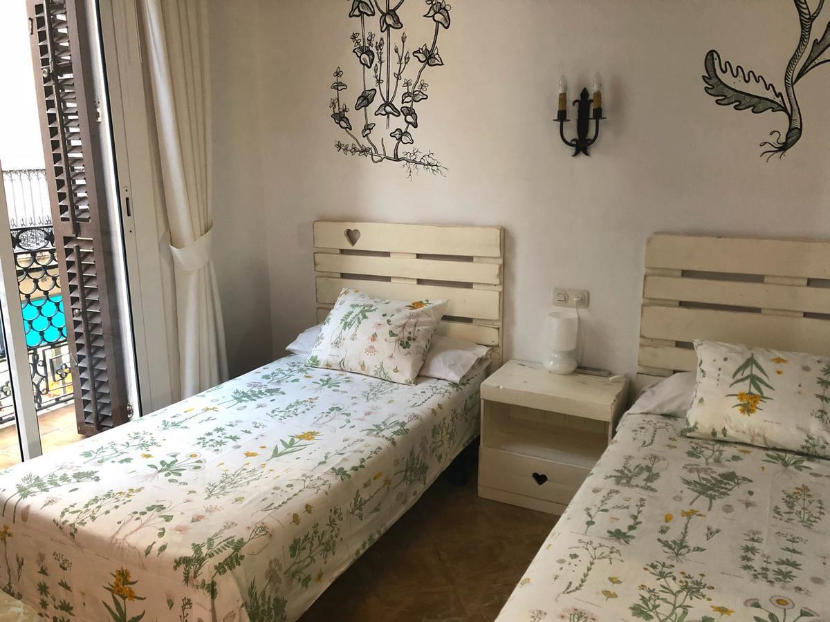 Hostal Parellades Sitges Eksteriør billede