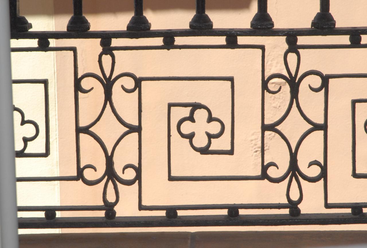 Hostal Parellades Sitges Eksteriør billede