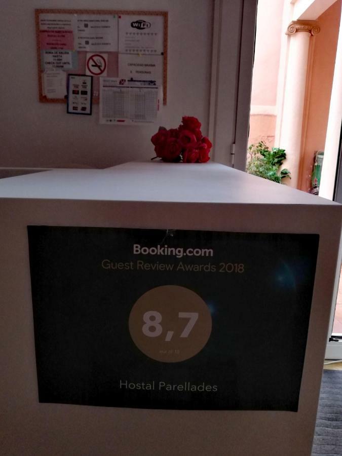Hostal Parellades Sitges Eksteriør billede