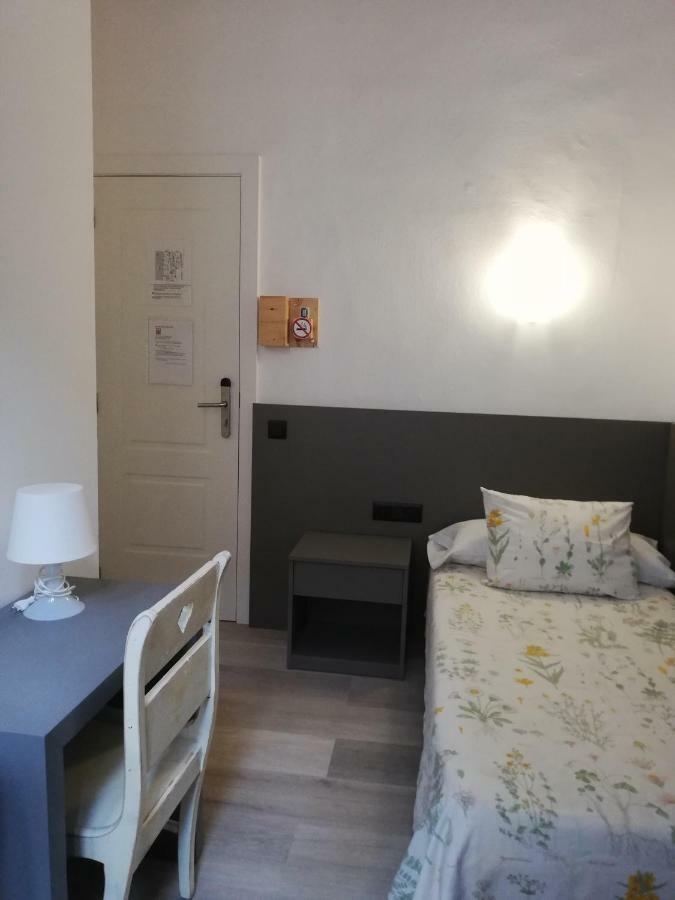 Hostal Parellades Sitges Eksteriør billede